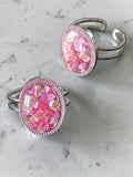 Bague en résine avec pierres rose