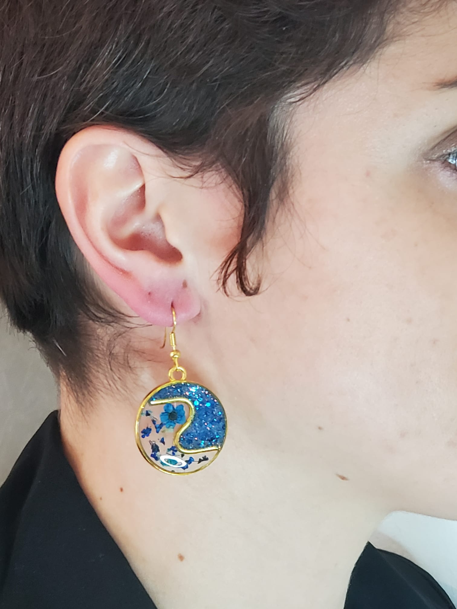 Boucles d'oreilles bleu et or fleurs séchées