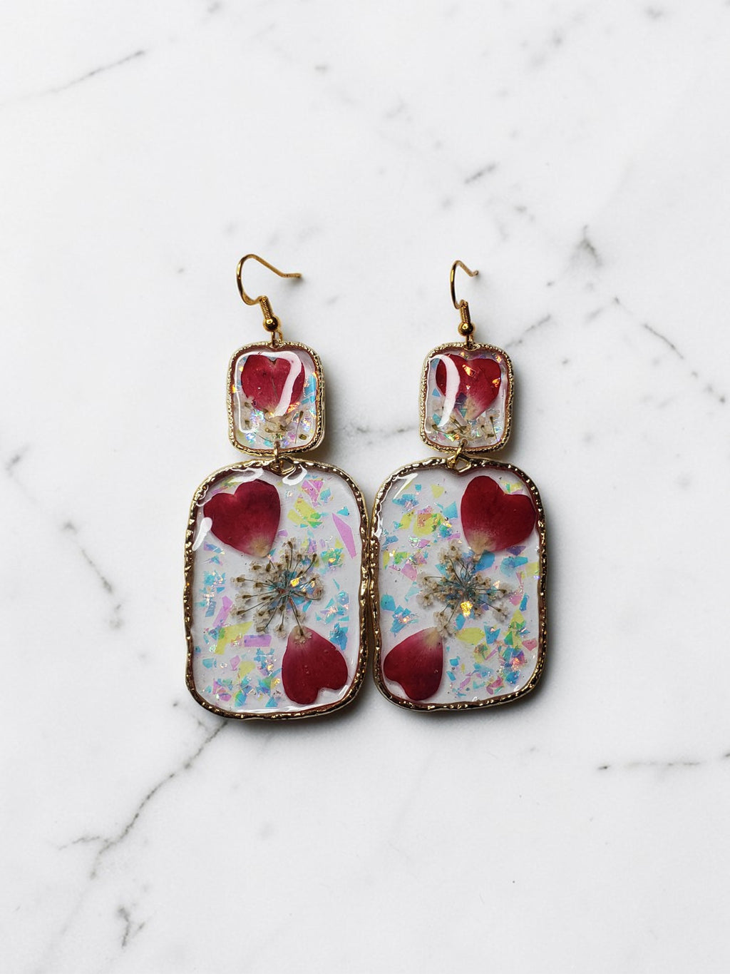 Boucles d’oreilles fleurs séchées & paillettes holographiques